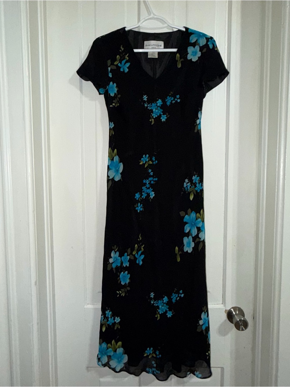 Evan Picone women's size 6 Black Maxi Dress with Blue Floral Print church summer